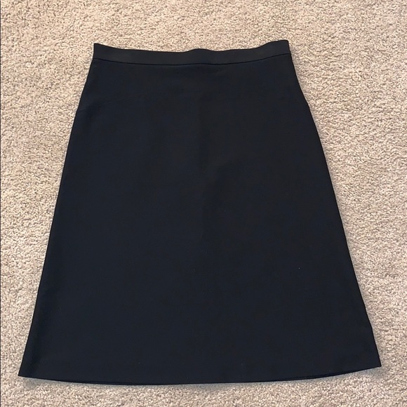 Black skirt - Picture 1 of 4